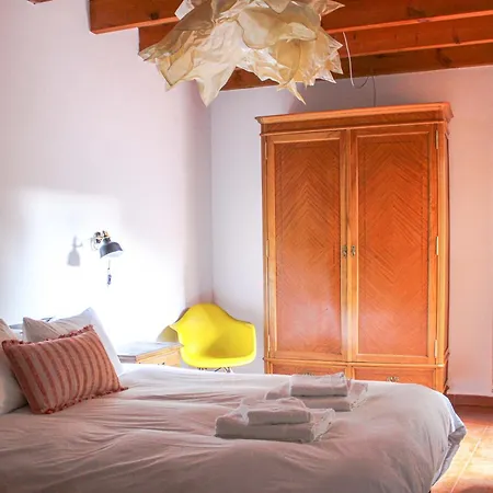 El 8 De Serranos - Bajo - Casa Con Garaje Апартаменты Леон