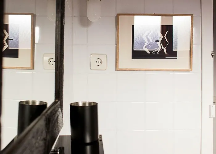 El 8 De Serranos - Bajo - Casa Con Garaje *